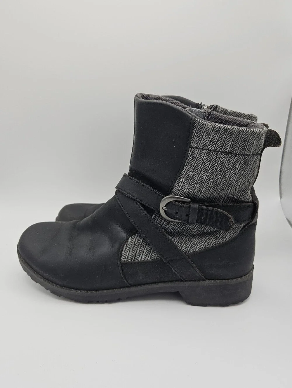 Eddie Bauer Covey 2.0 black and gray herringbone boots size 7